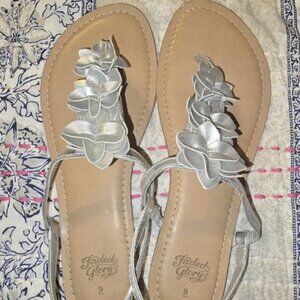 Silver metallic sandals by Faded Glory with flower details. Vintage Summer vibes